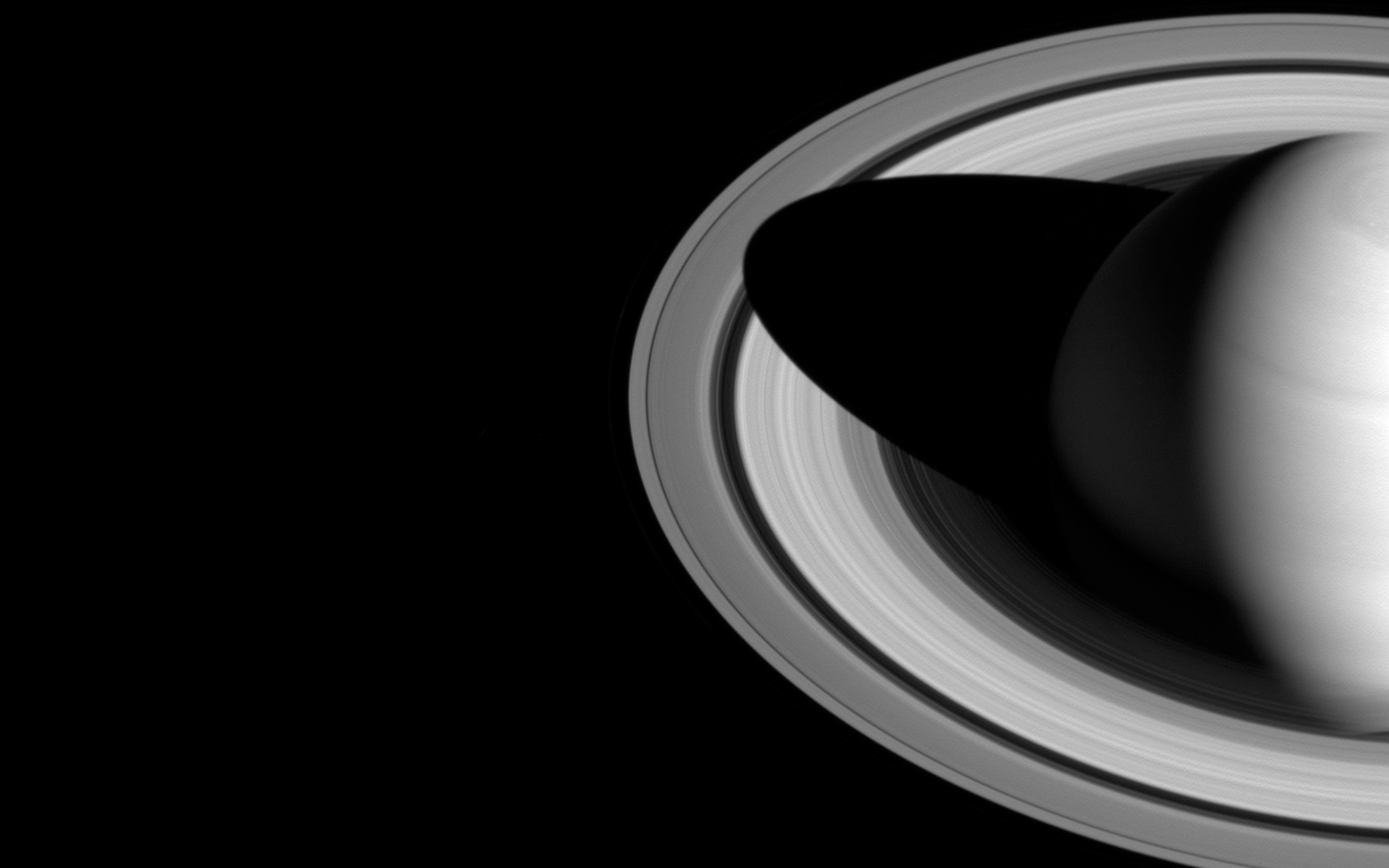 Saturn Dark 4K215059995